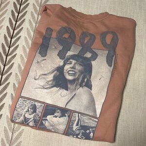 Taylor swift 1989 sweatshirt (official merch)